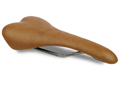 The product saddles Lux saddle LV Tan
